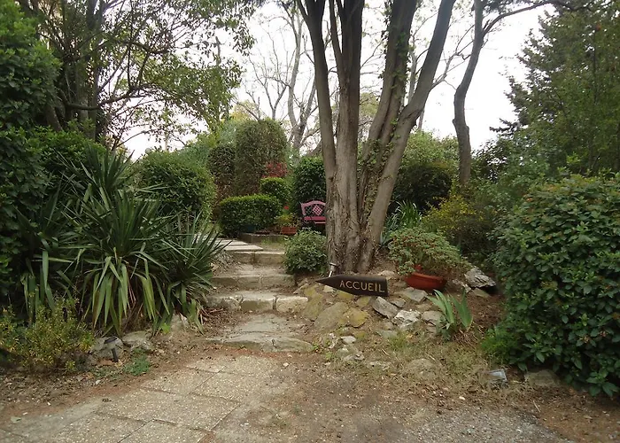 Holiday home Domaine De La Pinsonniere La Liviniere